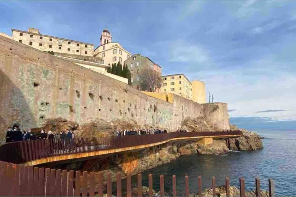 Appartement Vue Mer Avec Parking Gratuit Sur Place Bastia  Eksteriør billede